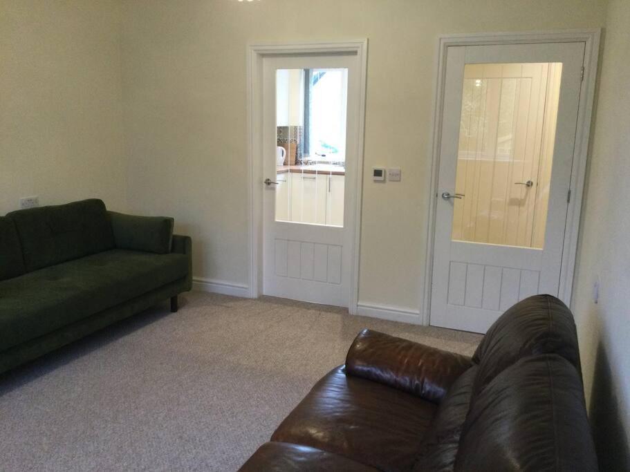 Churstonbnb, Private Flat Within Family Home, Bolton Lostock Buitenkant foto